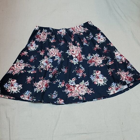 Cute Flowing Floral Joe Boxer Mini - Picture 1 of 6